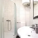 Ella Apartmán