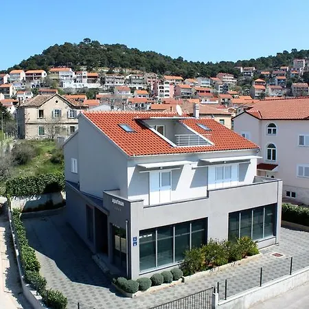 Apartamento Ella *