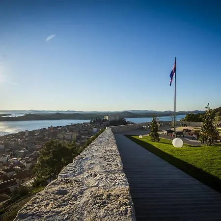 Διαμέρισμα Ella