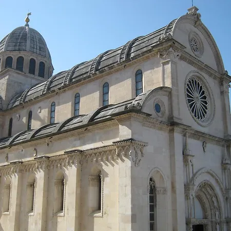 Διαμέρισμα Ella *