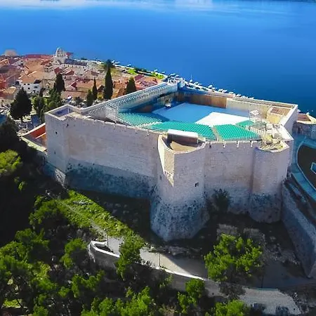 Διαμέρισμα Ella *