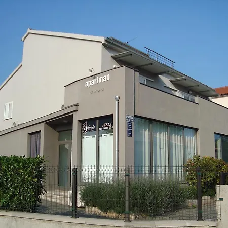 Ella Apartment *